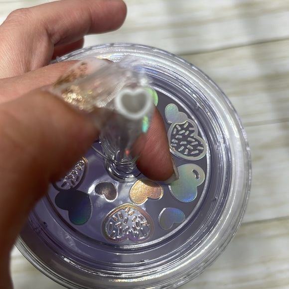 Limited Edition Dunkin Donuts 2024 valentines holographic tumbler - Picture 2 of 5